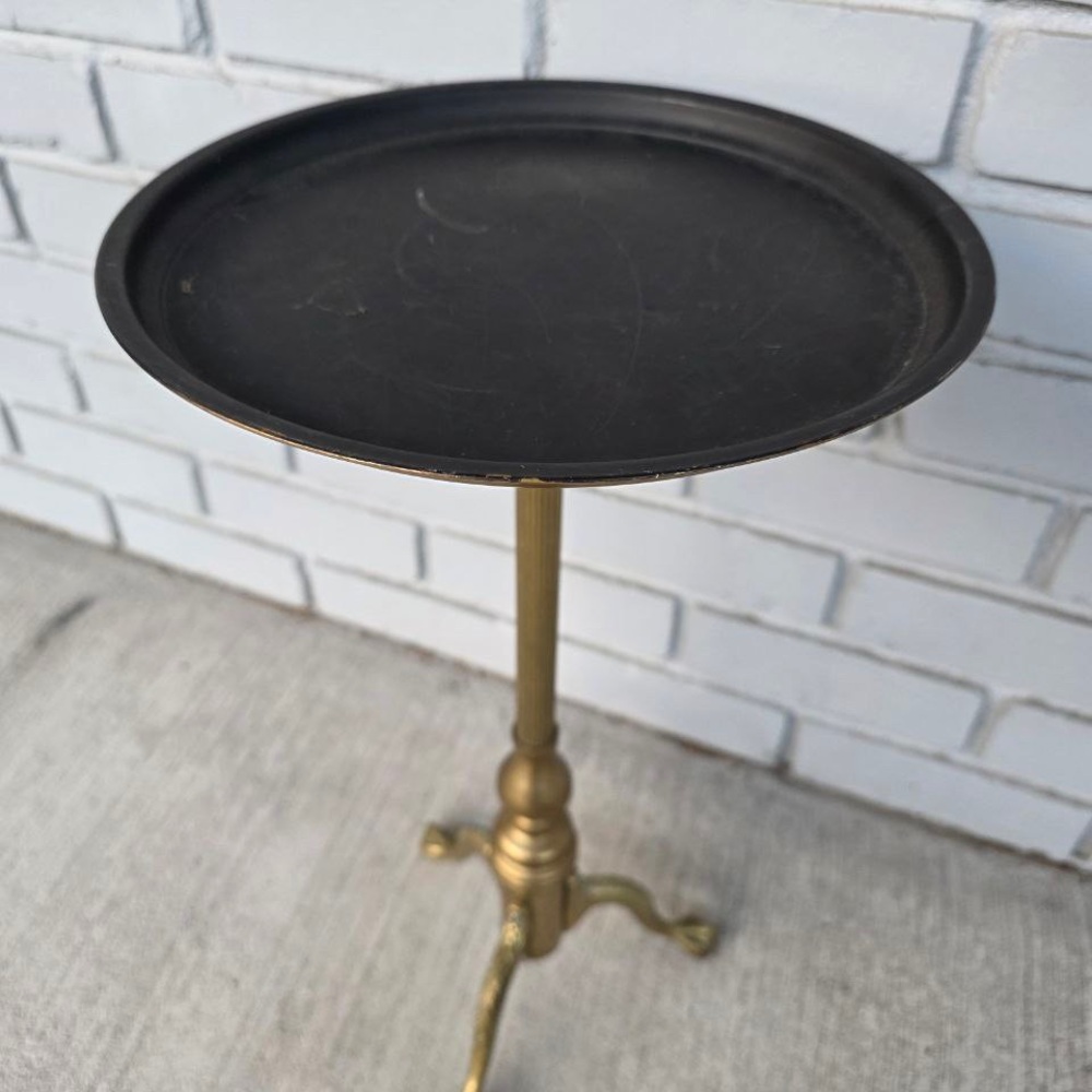 Vintage Mid-Century Brass Pedestal Side Table –Ball & Claw Feet (c. 1950s–1970s) - Picture 3 of 12